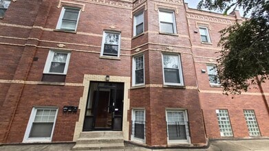 Building Photo - 3850 W Belden Ave