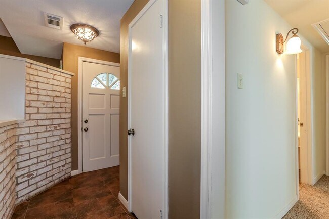 Building Photo - 3010 Goodson Loop