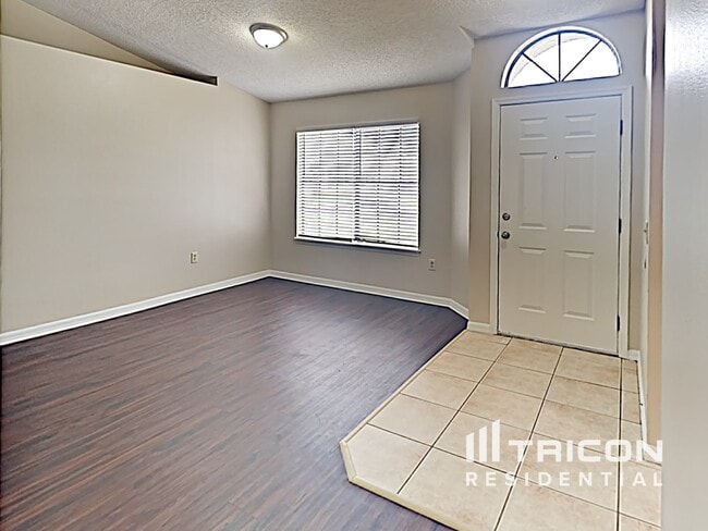 Building Photo - 3132 Mandeville St