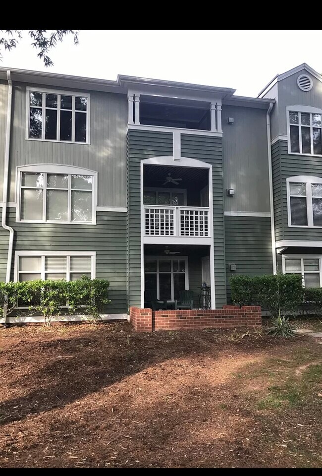 Building Photo - 1221 Westview Ln