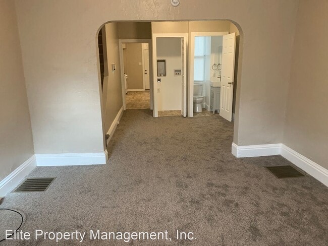 Building Photo - 5 br, 1.5 bath House - 525 E. Philadelphia...