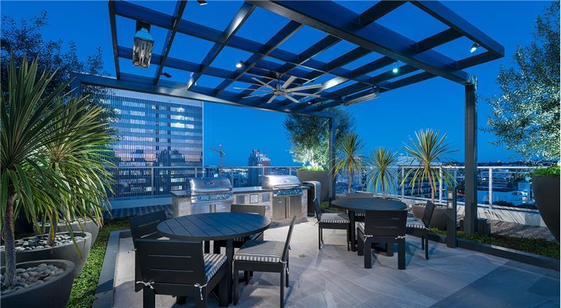 Foto principal - 301 W 5th St