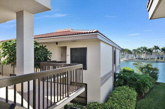 Building Photo - 6294 Bahia Del Mar Cir