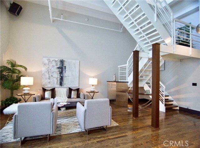 Foto del edificio - 849 S Broadway