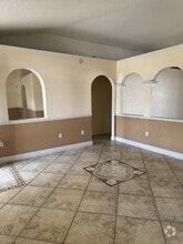 Building Photo - 1027 Dudley Dr