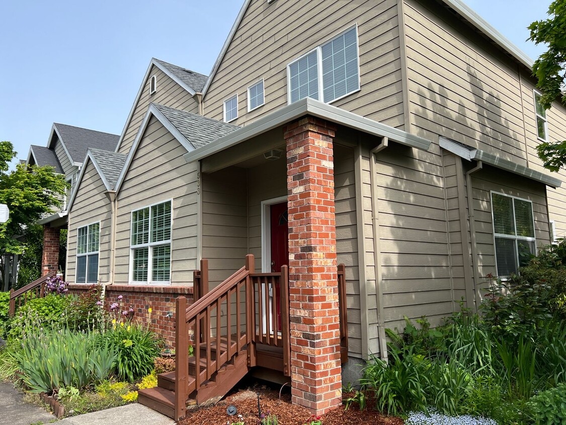 2 Bed, 2 1/2 Bath townhome close to the Ri... - 2 Bed, 2 1/2 Bath townhome close to the Ri...