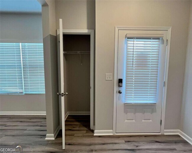 Foto del edificio - 4352 Shaffer Ct