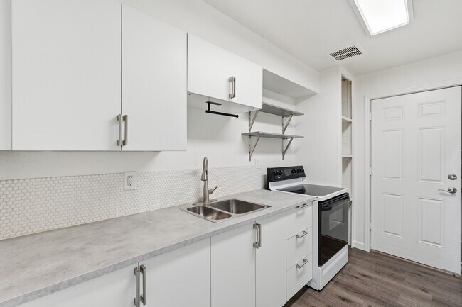 Foto del edificio - 1320 N 48th Pl