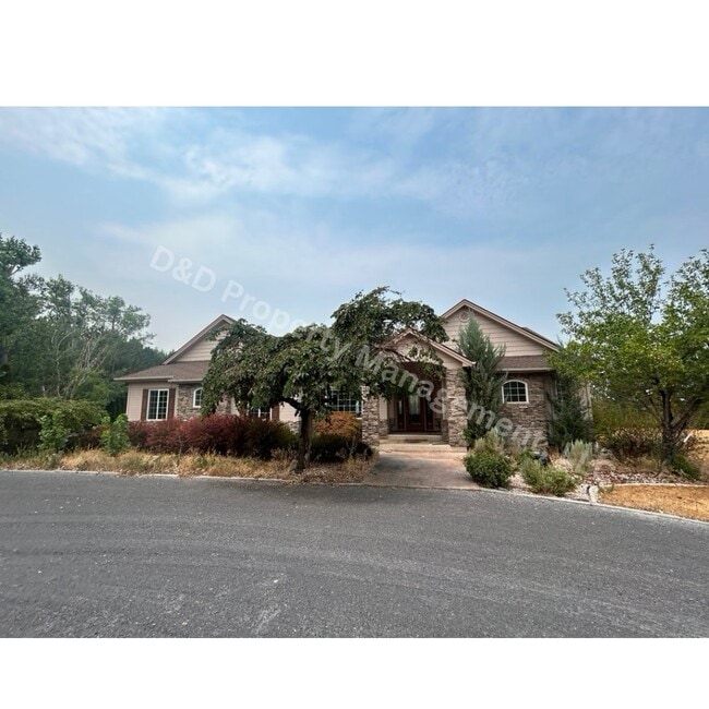 Building Photo - 568 Mahard Dr