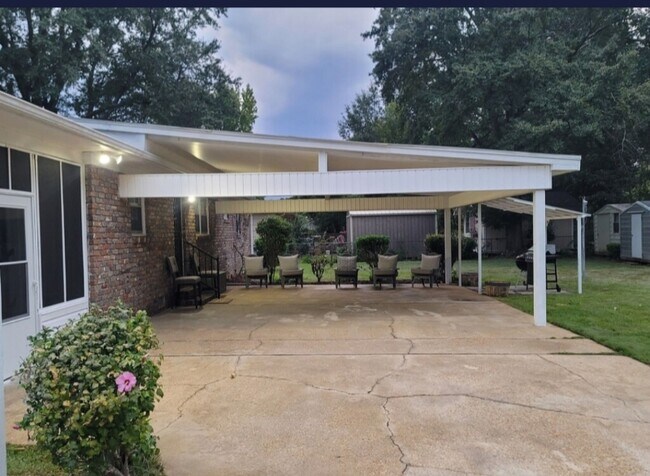 Foto del edificio - 3321 4th Ave