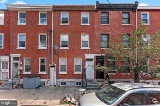 Building Photo - 1529 N Lawrence St