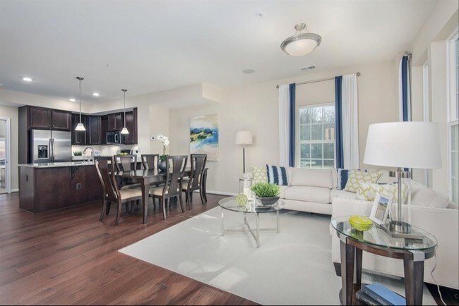 Main Area furnished - 3536 Briarwood Dr