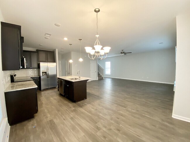 Foto del edificio - Four Bedroom Home in Millstone Landing!