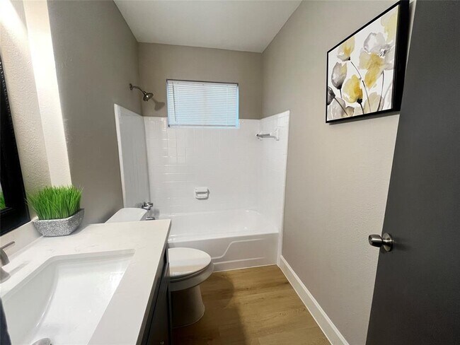 Foto del edificio - 1502 Chilton Ln