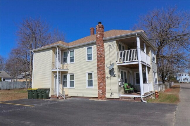 Photo - 8-10 California Ave Apartment