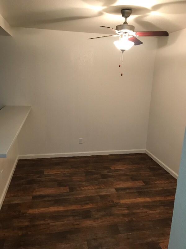 Building Photo - 9233 Elk Grove Florin Rd