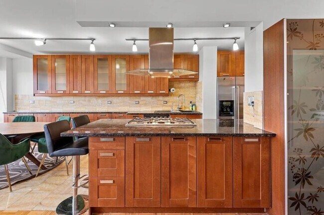Building Photo - 1 bedroom in FOREST HILLS NY 11375