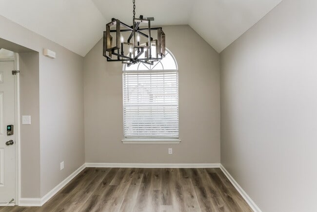 Building Photo - 1230 Breezy Valley Dr