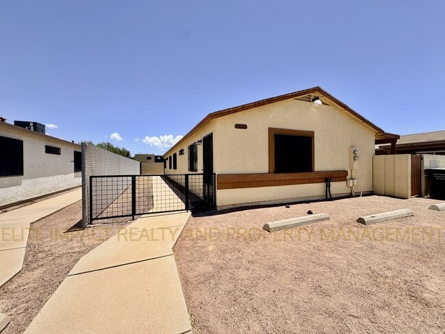 Building Photo - 3422 N Fontana Ave