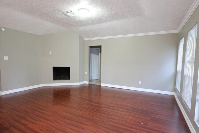 Foto del edificio - 13819 Clark Towne Rd