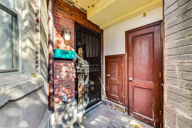 Foto del edificio - 1429 Clifton St NW