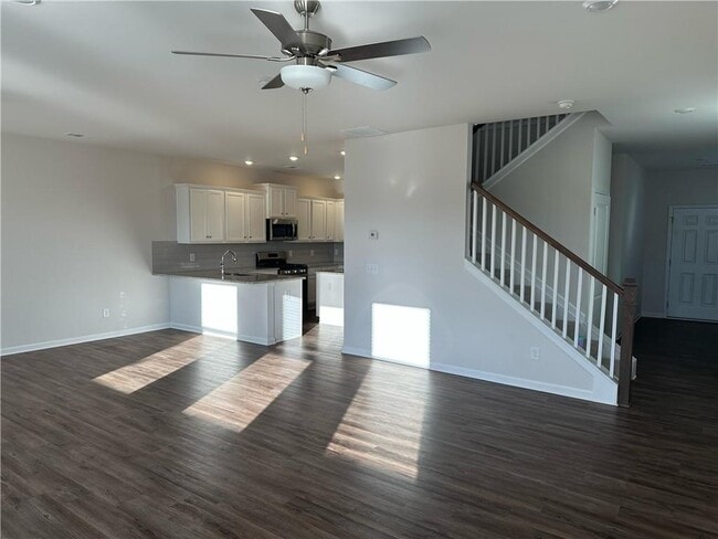 Foto del edificio - 45 Pineview Dr