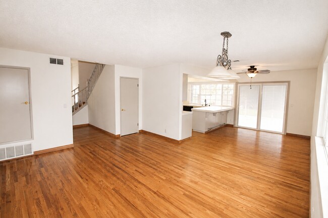 Foto del edificio - Spacious Corner Lot Home in Desirable Ventura Neighborhood!