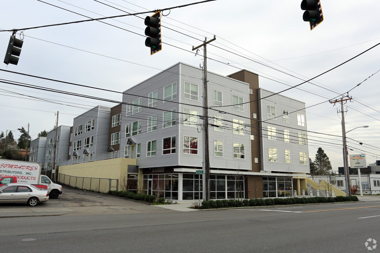 Emerald City Commons Apartments Seattle, WA