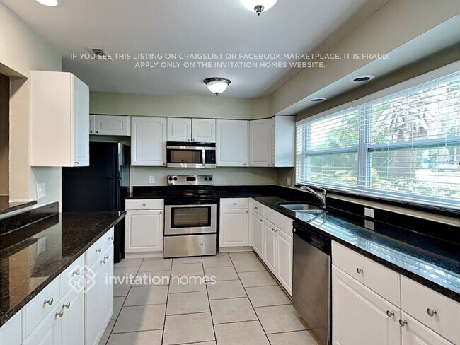 Foto del edificio - 7796 Barry Ct