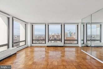 Building Photo - 220 Locust St