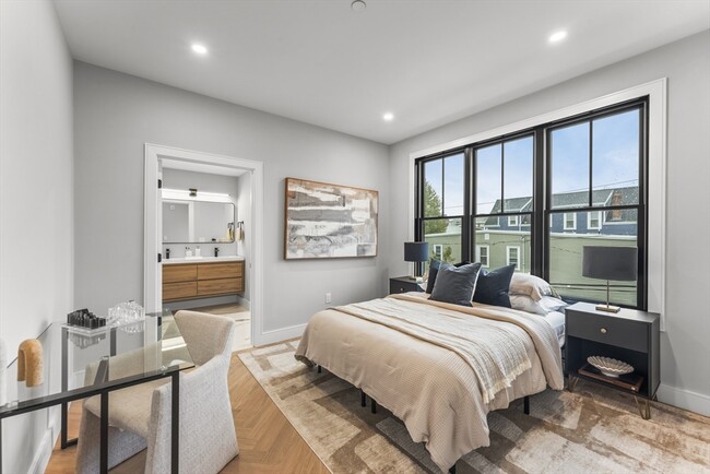 Building Photo - 106 Moore St