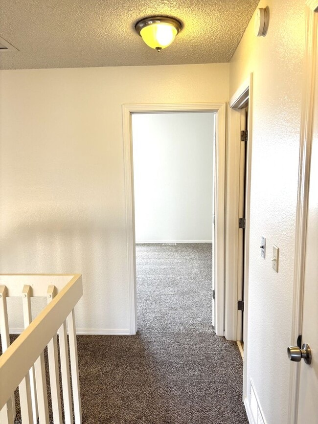 Building Photo - Stunning 3 bed 3 bath rental home in Highlands Ranch CO 80126 available 4-1-2026