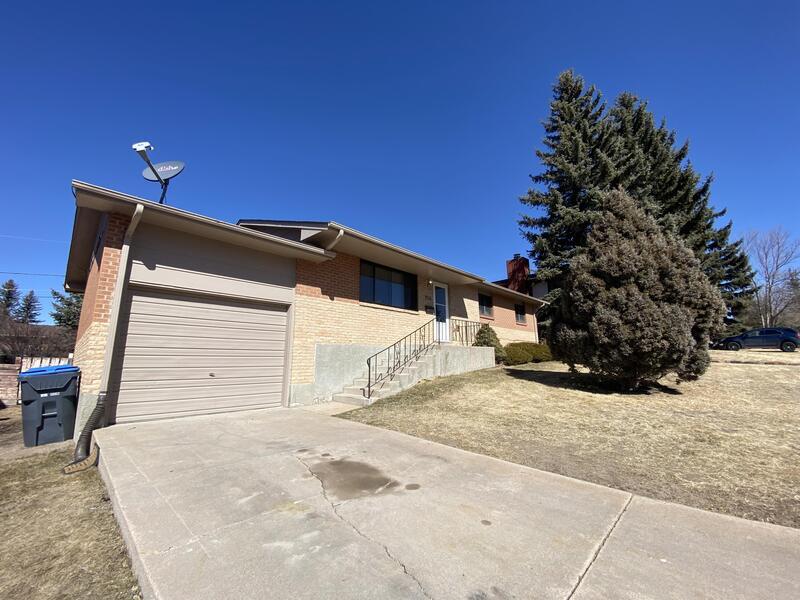 Foto principal - 704 Golden Hill St