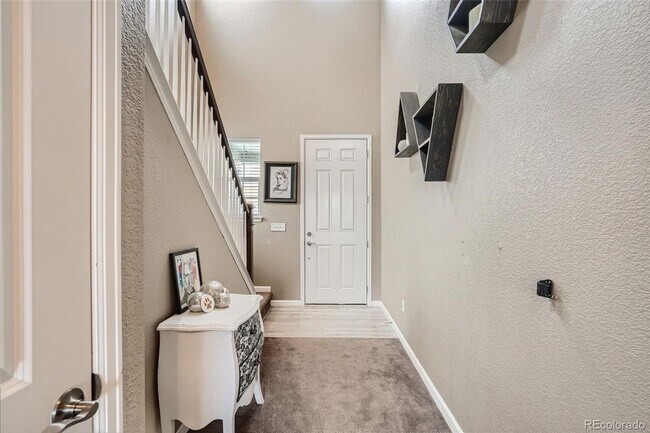 Foto del edificio - Single-family 3 Bed, 3 Bath home on a corner lot in The Meadows, Castle Rock