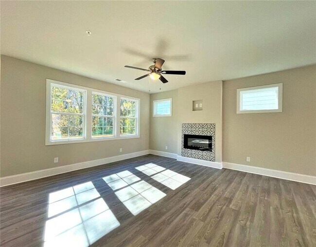 Foto del edificio - 661 Crosshaven Dr