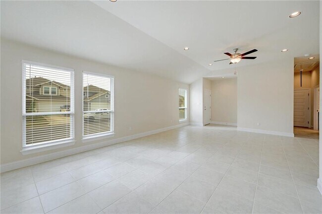 Building Photo - 108 White Dunes Dr