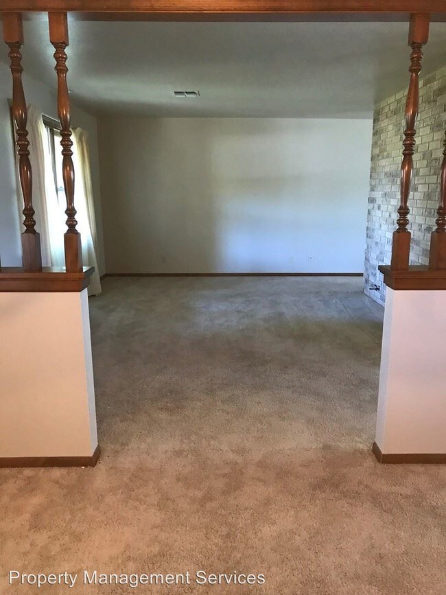 Building Photo - 5 br, 2.5 bath House - 521 Friendship