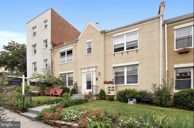 Foto del edificio - 302 Todd Pl NE