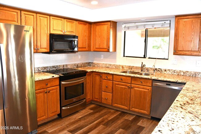 Foto del edificio - 1346 W 13th St