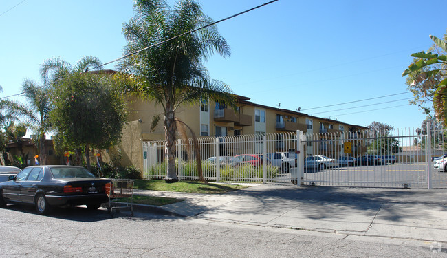 Building Photo - 7521 Simpson Ave
