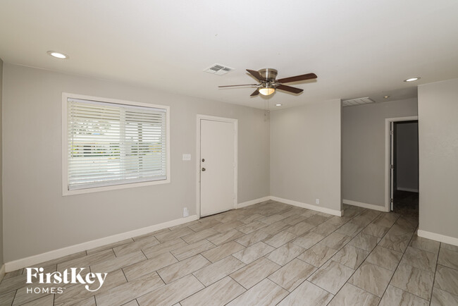 Building Photo - 1832 E Monterey Way