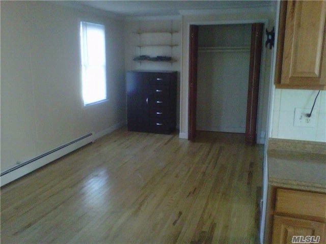 Building Photo - 25 Lynbrook Ave