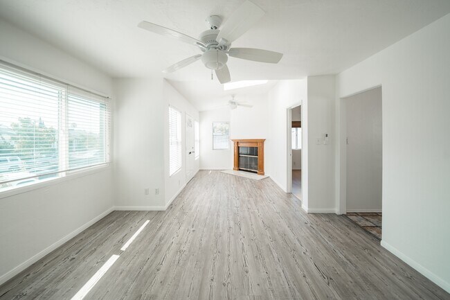 Foto del edificio - 4816 Bancroft St