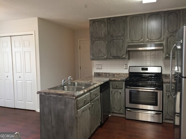 Foto del edificio - 20 Bridgewater Dr