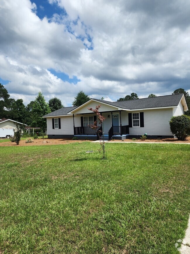 Building Photo - 816 Maple Dr