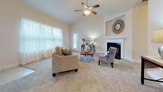 Foto del edificio - 323 Huntwood Dr
