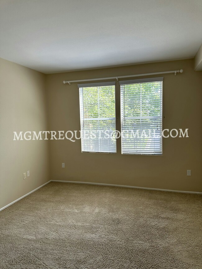 Foto del edificio - 3240 Watermarke Place, Unit 3240