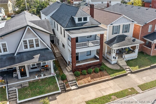Photo - 1112 E Spring St House
