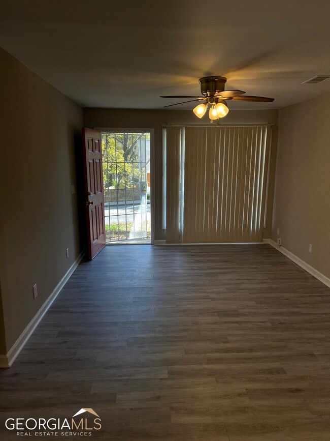 Foto del edificio - 324 Fairburn Rd SW