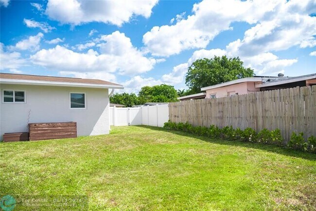Foto del edificio - 6240 NW 15th St